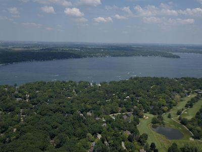 982 Indian Hills Rd, Fontana, WI, 53125