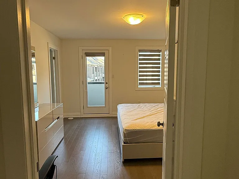 209 The Donway E — Photo 19