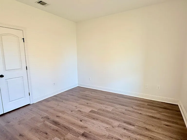 108 Valcour Pl — Photo 9