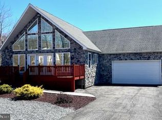 33 E Players Way, Hazleton, PA 18202