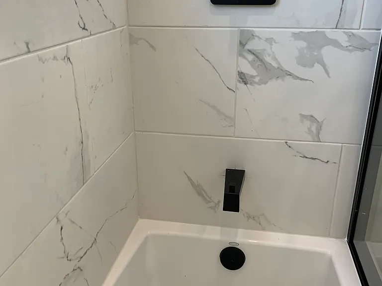 55 Roswell Ave #9 — Photo 27