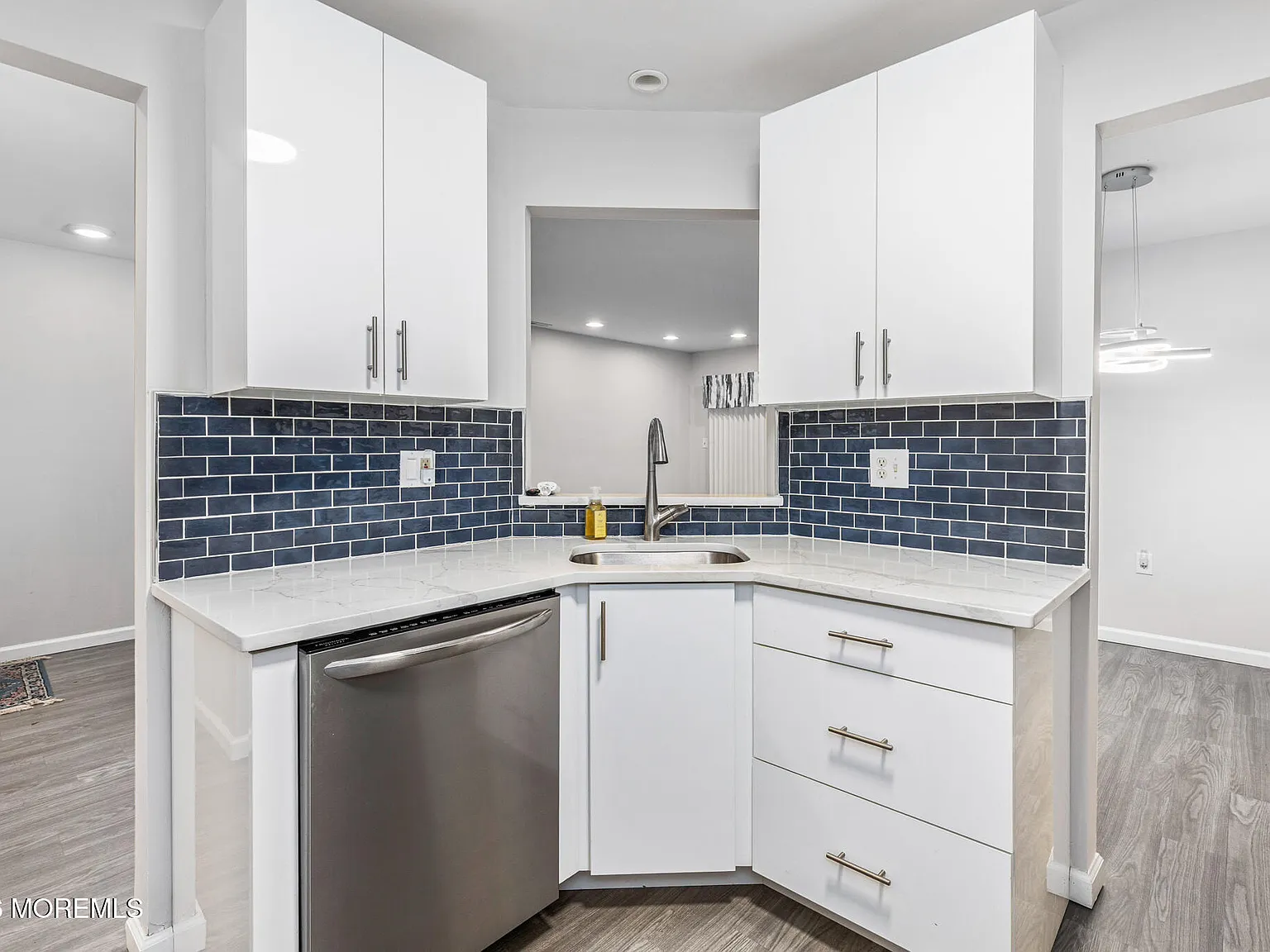 1 bed, 1.5 bath, 1082 sqft, $2,200 — Photo 3