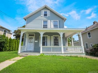 17 Maple St, Beacon, NY 12508