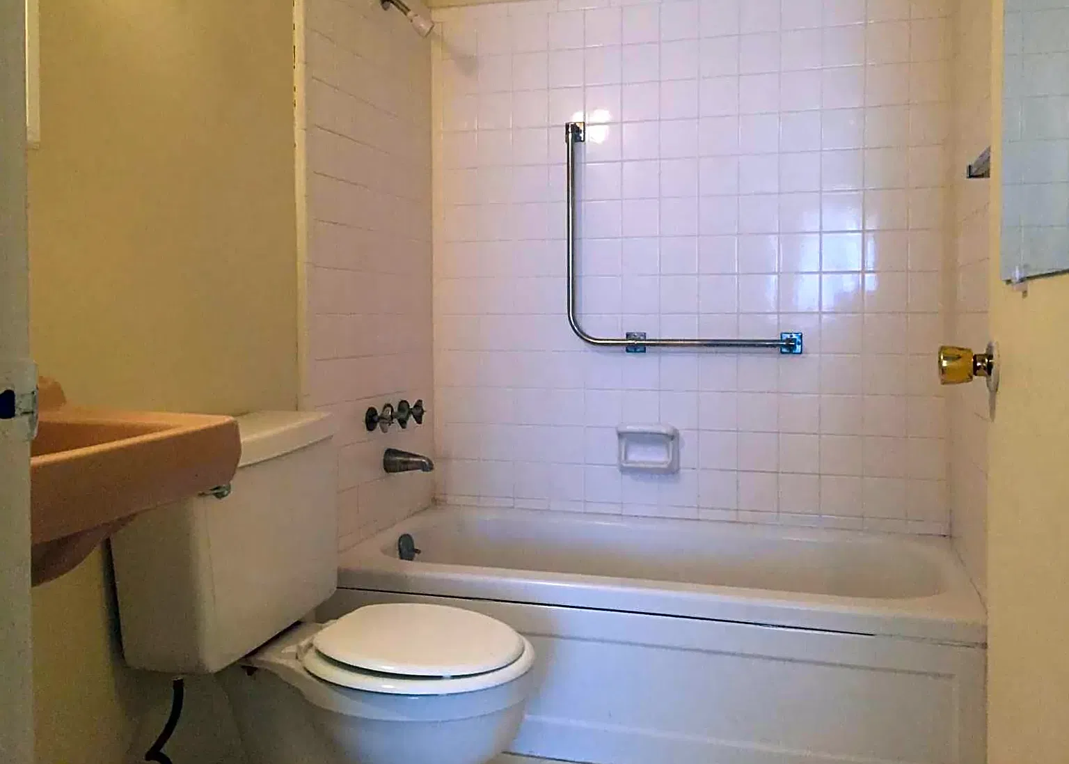 1 bed, 650 sqft, $750 — Photo 4