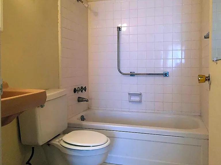 2921 New Walkertown Rd #M — Photo 7