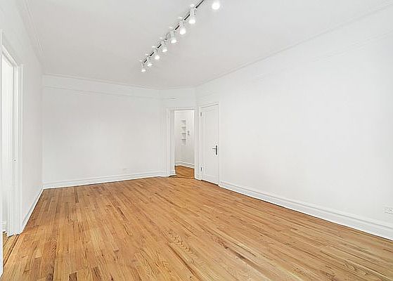 3rd image of 220 W 24th St APT 1N