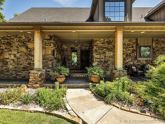 4th image of 530 Eagles Nest Dr
