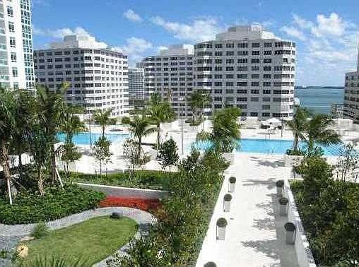 3rd image of 950 Brickell Bay Dr APT 3304
