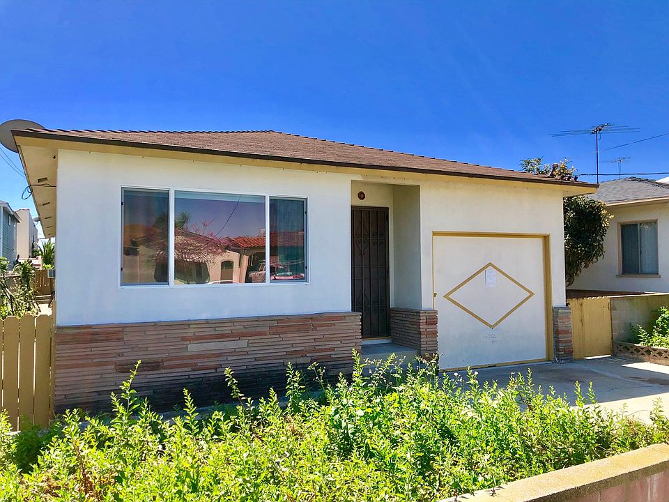 Front of House & Driveway