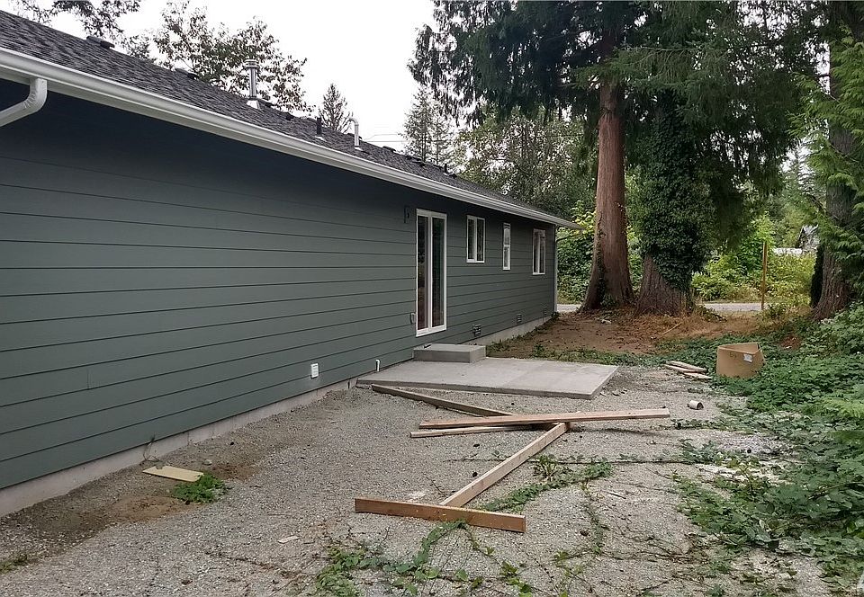 2nd image of 901 Lewis Ave