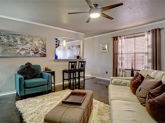 4th image of 1704 Circle Creek Dr