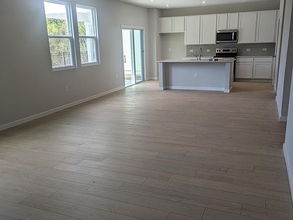 4th image of 14708 MACADAMIA Lane #27
