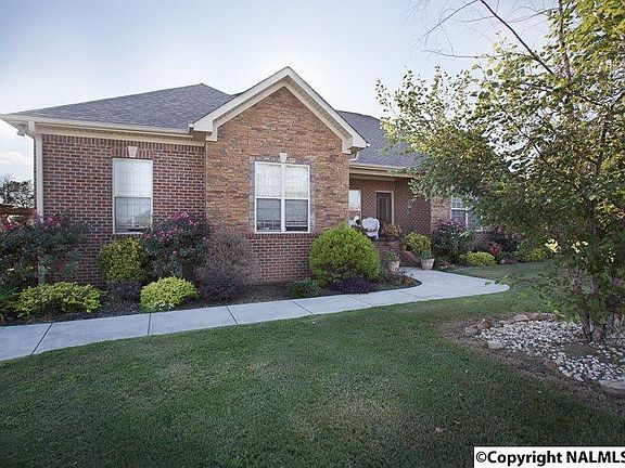 3rd image of 211 Clarissa Dr