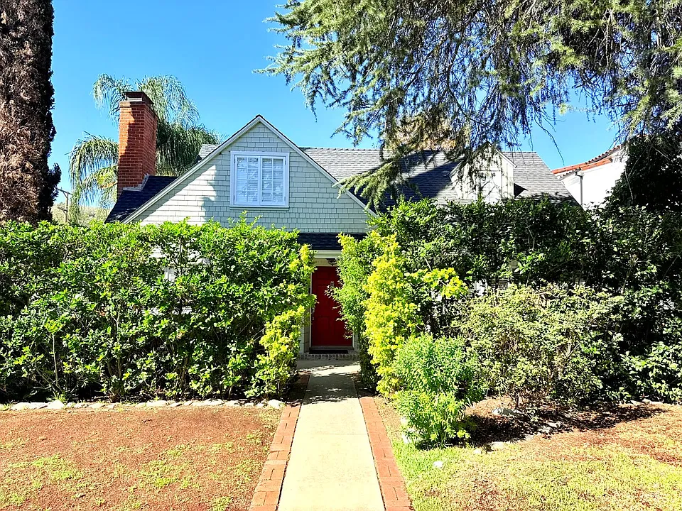 1915 Canada Blvd