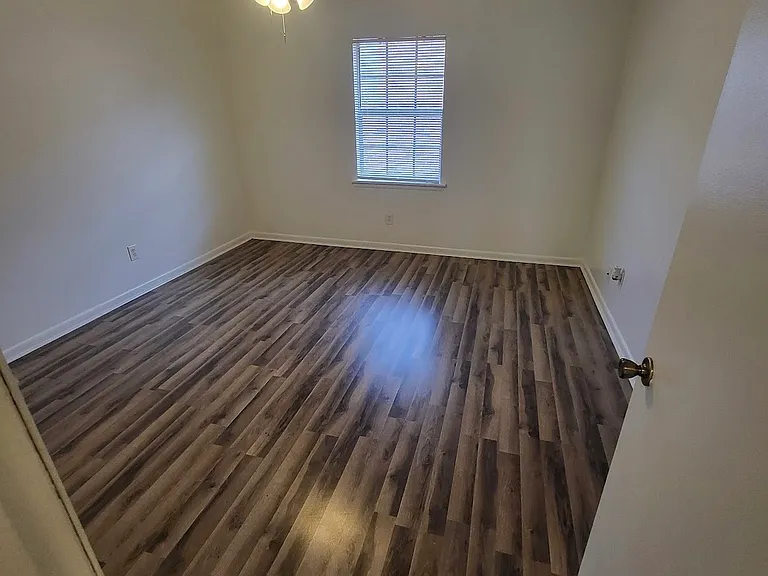 Cassandra Apartments — Photo 7