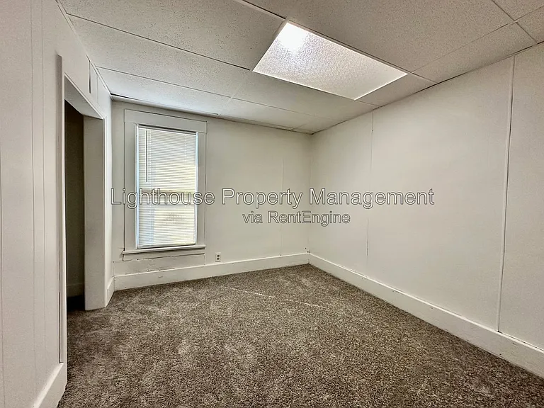 2528 Hoyt St — Photo 4