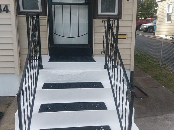 2nd image of 4744 Oldenburg Ave