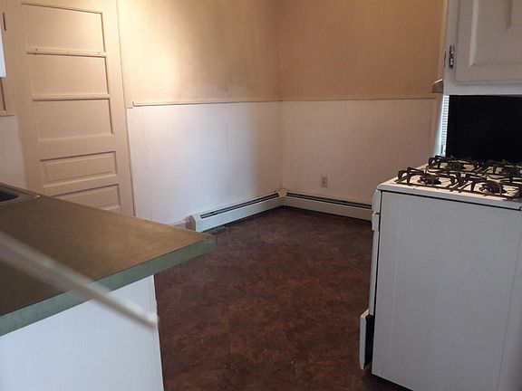 4th image of 51 Essex St #1