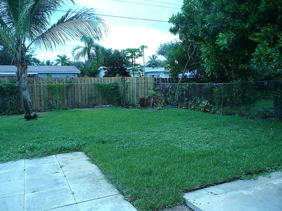 1st image of 9448 SW 51st Ct