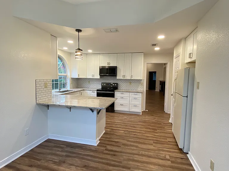 4644 Booth Dr — Photo 24