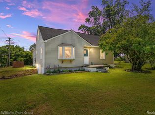 801 Ledyard St, Waterford, MI