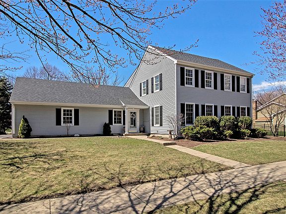 2nd image of 209 Westmoreland Ln