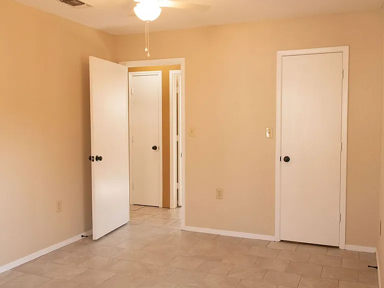 4938 Blue Water Cir — Photo 18