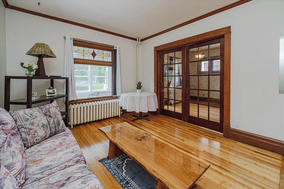 Minnehaha Ave W, Saint Paul — Photo 4