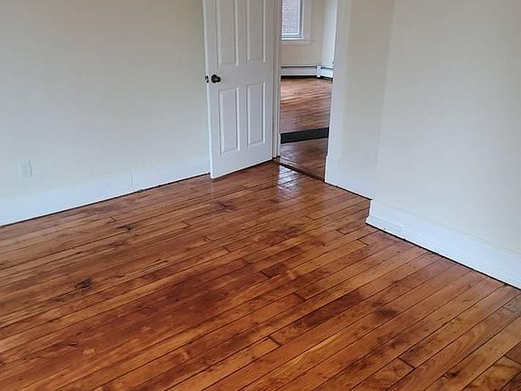 Apt#1 3 bedrooms_Picture 5