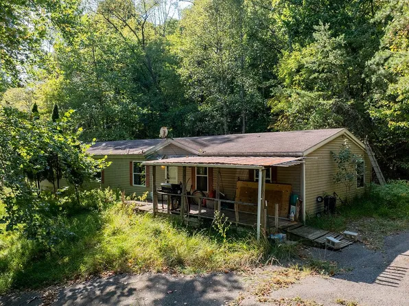 1585 Lee Hollow Rd, Chillicothe, OH 45601