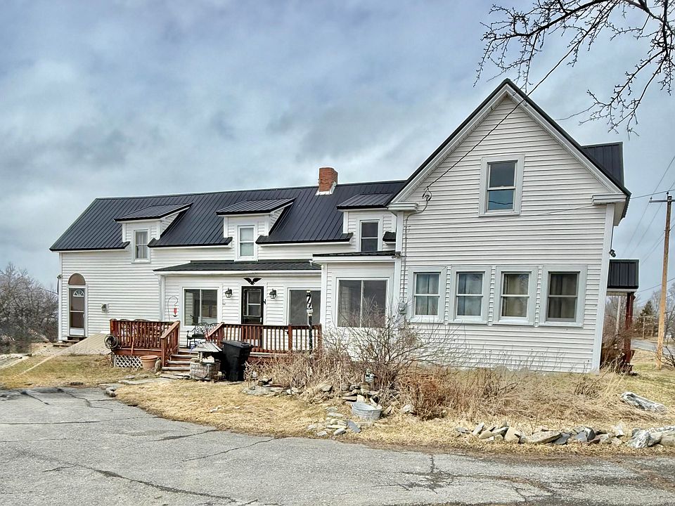 1st image of 808 Madawaska Road