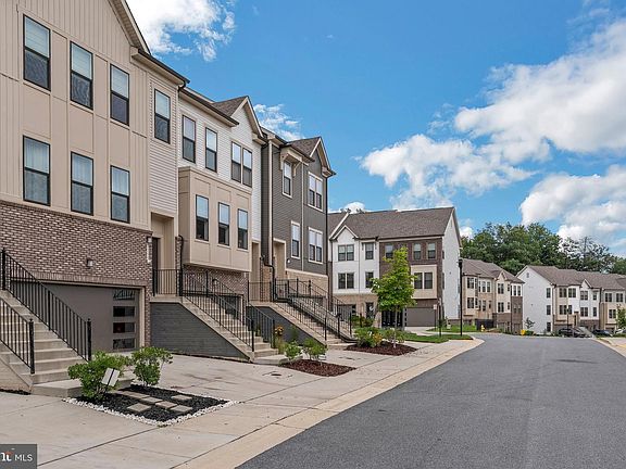3rd image of 3344 Pitch Pine Dr