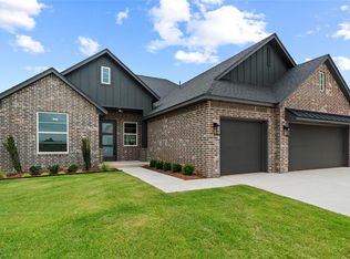 11721 NW 105th St, Yukon, OK 73099