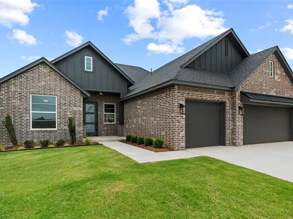 11721 NW 105th St, Yukon, OK 73099