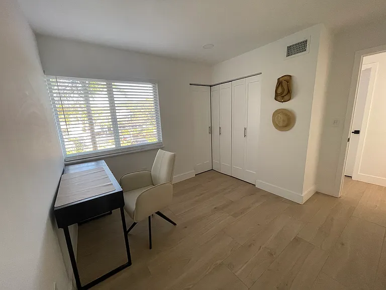 10916 SW 75th Ter — Photo 8