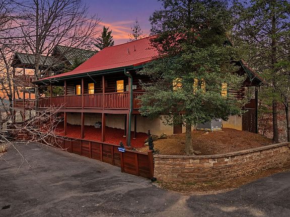 3rd image of 3529 Peggy Ln