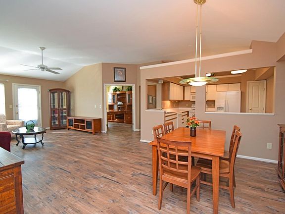 4th image of 501 Mapleport Way #G