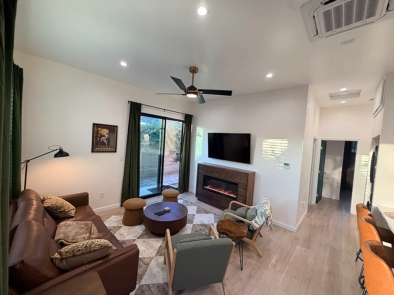 993 N Laurel Dr — Photo 8