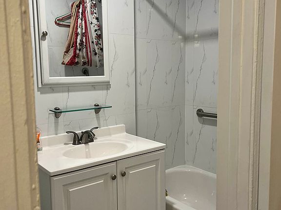 2nd image of 87-20 Jamaica Ave #2