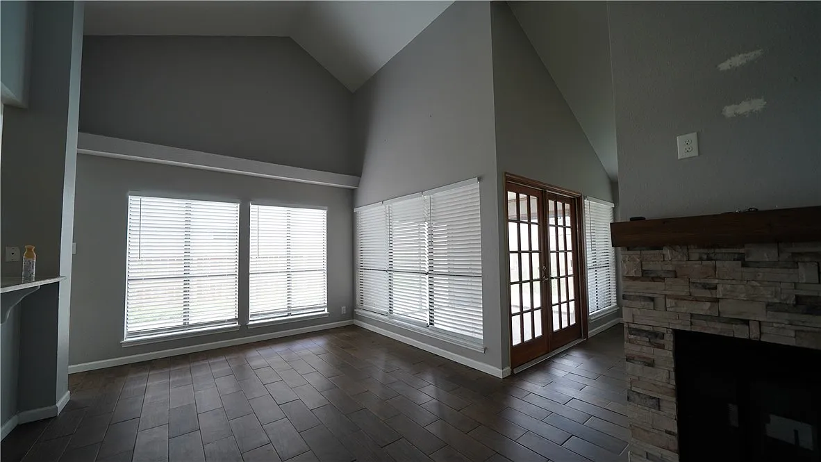 3 bed, 1708 sqft, $2,150 — Photo 2