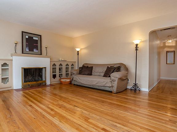 3rd image of 1408 Vassar Dr SE