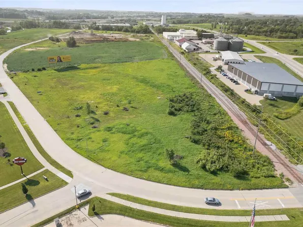 125 Westcor Dr, Coralville, IA 52241