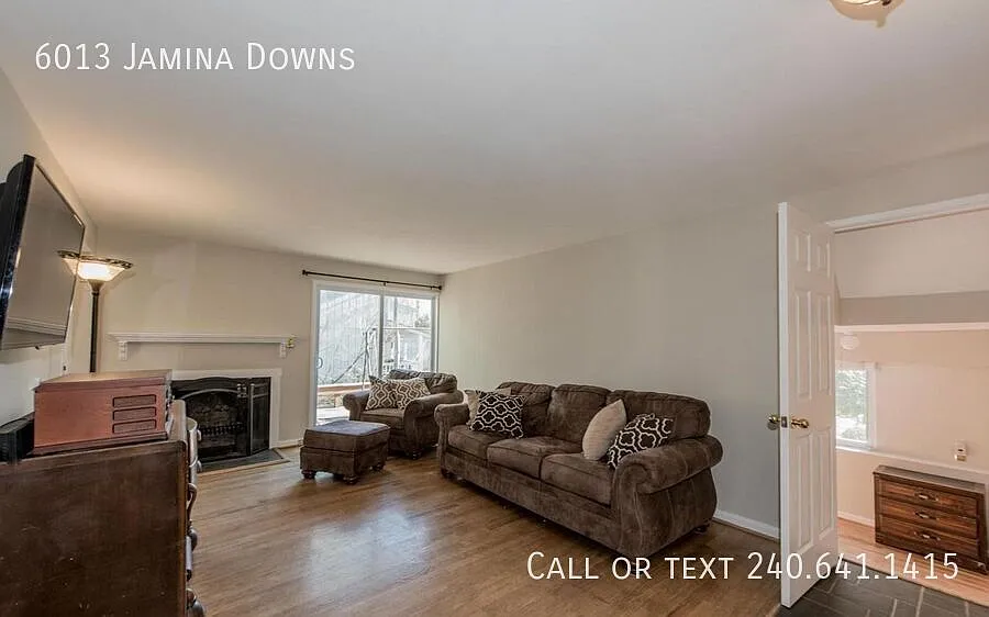 Beautiful 3 Bedroom Single Family Home in Columbia! — Photo 2