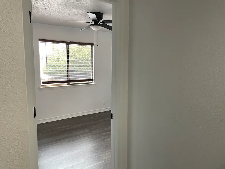 Just Renovated 2 Bed / 2 Bath Tucked Back in a Queit Foothills 4-Plex — Photo 11