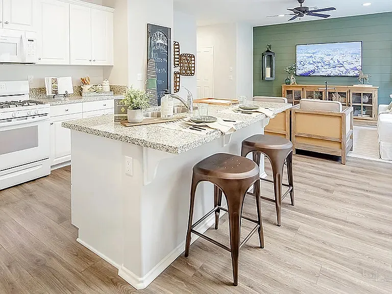 24289 Bay Laurel Ave — Photo 3