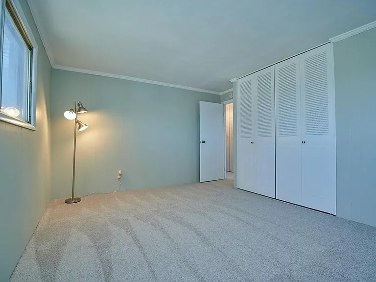 Seven Oaks Apartments — Photo 39