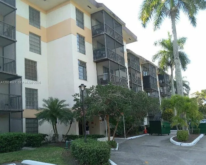 5570 NW 44th St #507A — Photo 1
