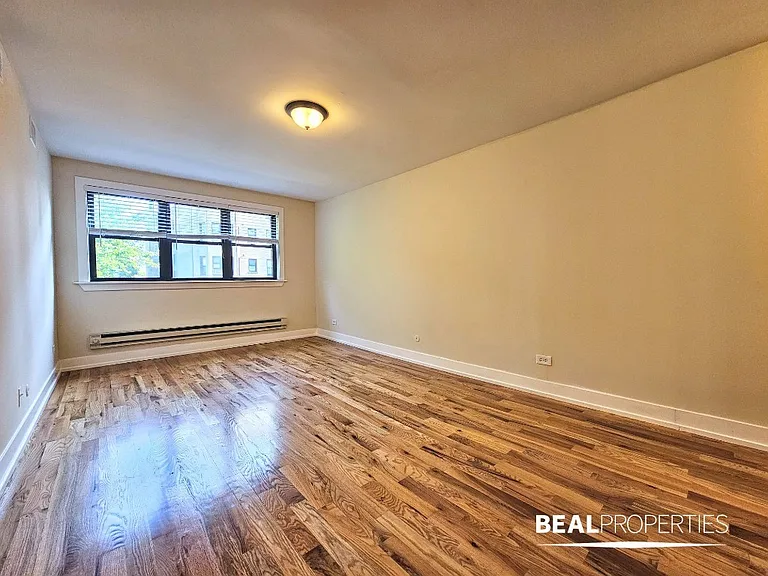 555 W Arlington Pl #502 — Photo 4