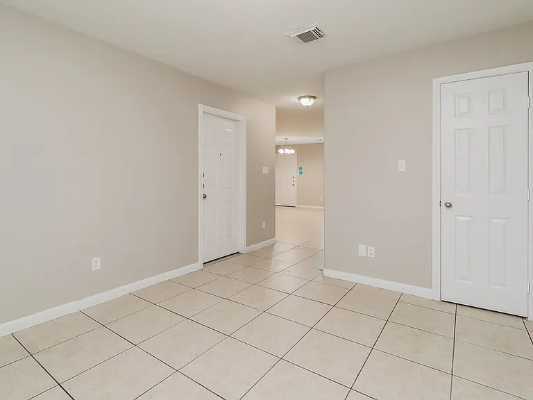 4946 N Cancun Dr — Photo 9