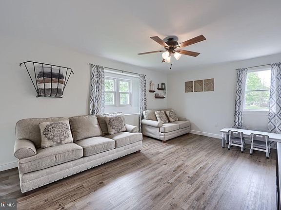 3rd image of 1074 Hearthstone Rd